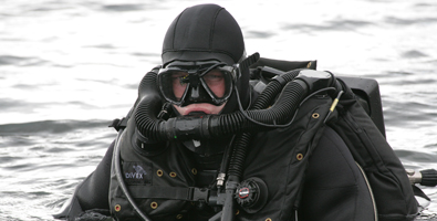 Defence divers' equipment