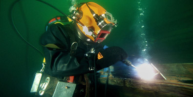 Commercial divers' equipment 