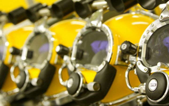 Commercial Helmets, Masks and Scuba icon
