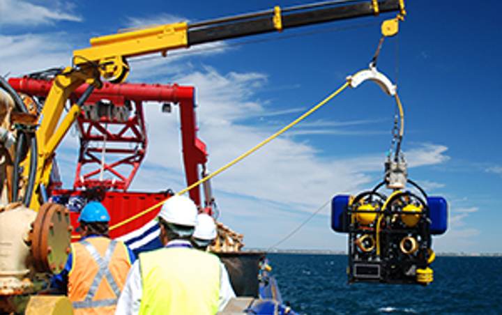 ROV operations training icon