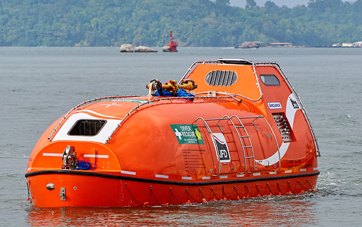Self Propelled Hyperbaric Lifeboat  icon