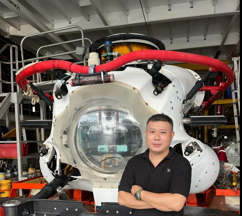 James Fisher's Tony Tang Kok Yong qualifies as first Singaporean Submarine Rescue Vehicle Pilot 1 icon